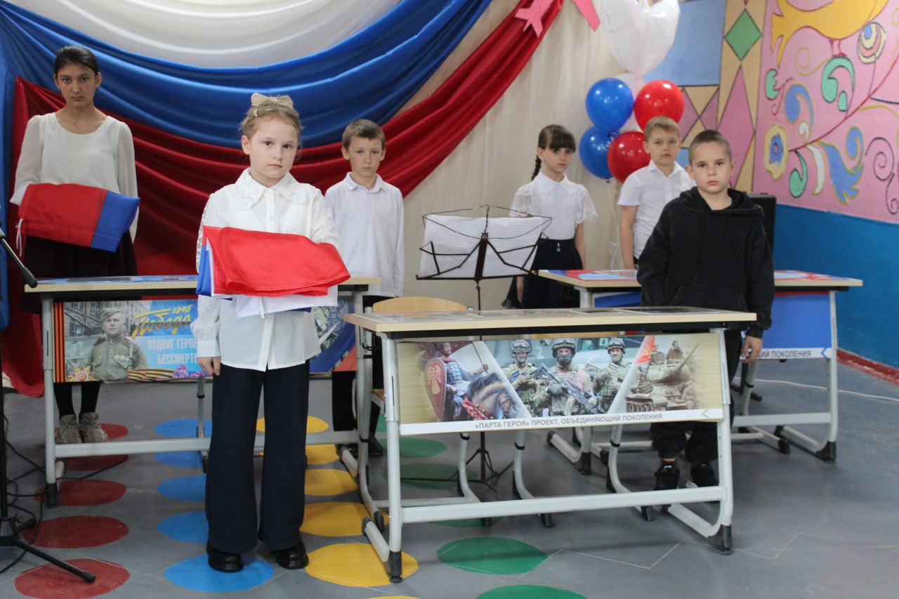 У Новолимарівській школі відкрили "парту героя" 
