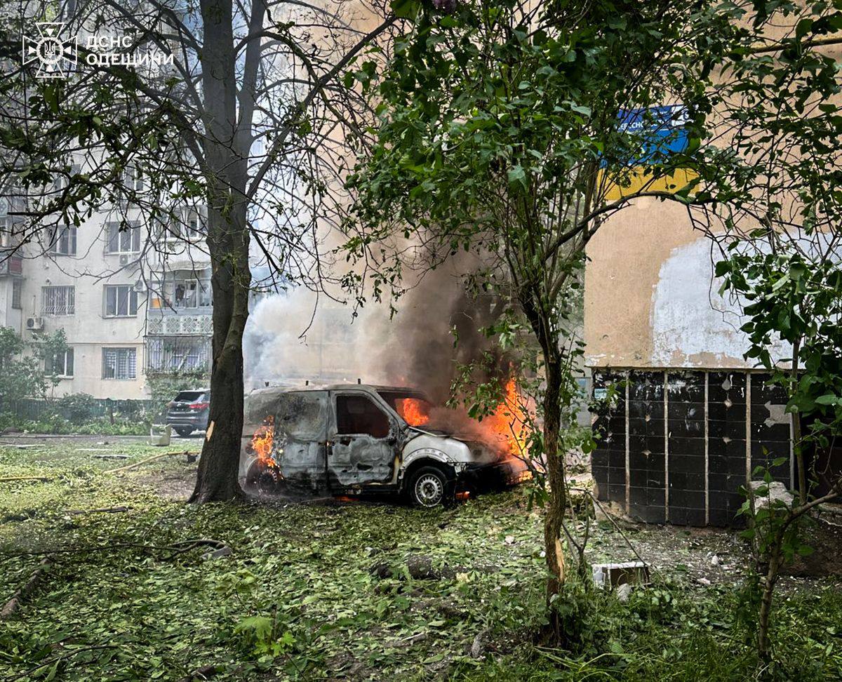 Росія здійснює масштабну атаку дронами по заходу України