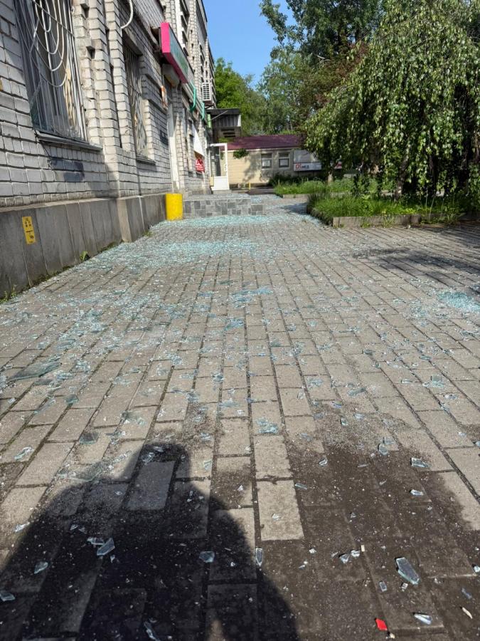 У Дніпрі внаслідок російської атаки пошкоджені чотири медзаклади, релоковані з Луганщини
