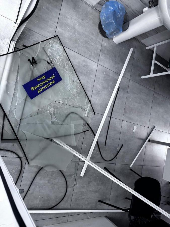 У Дніпрі внаслідок російської атаки пошкоджені чотири медзаклади, релоковані з Луганщини