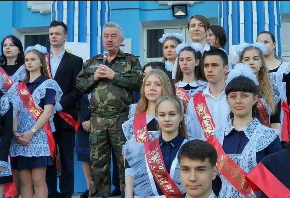 На окупованій Луганщині випускників шкіл агітують до підрозділів БпЛА армії рф — ЦНС