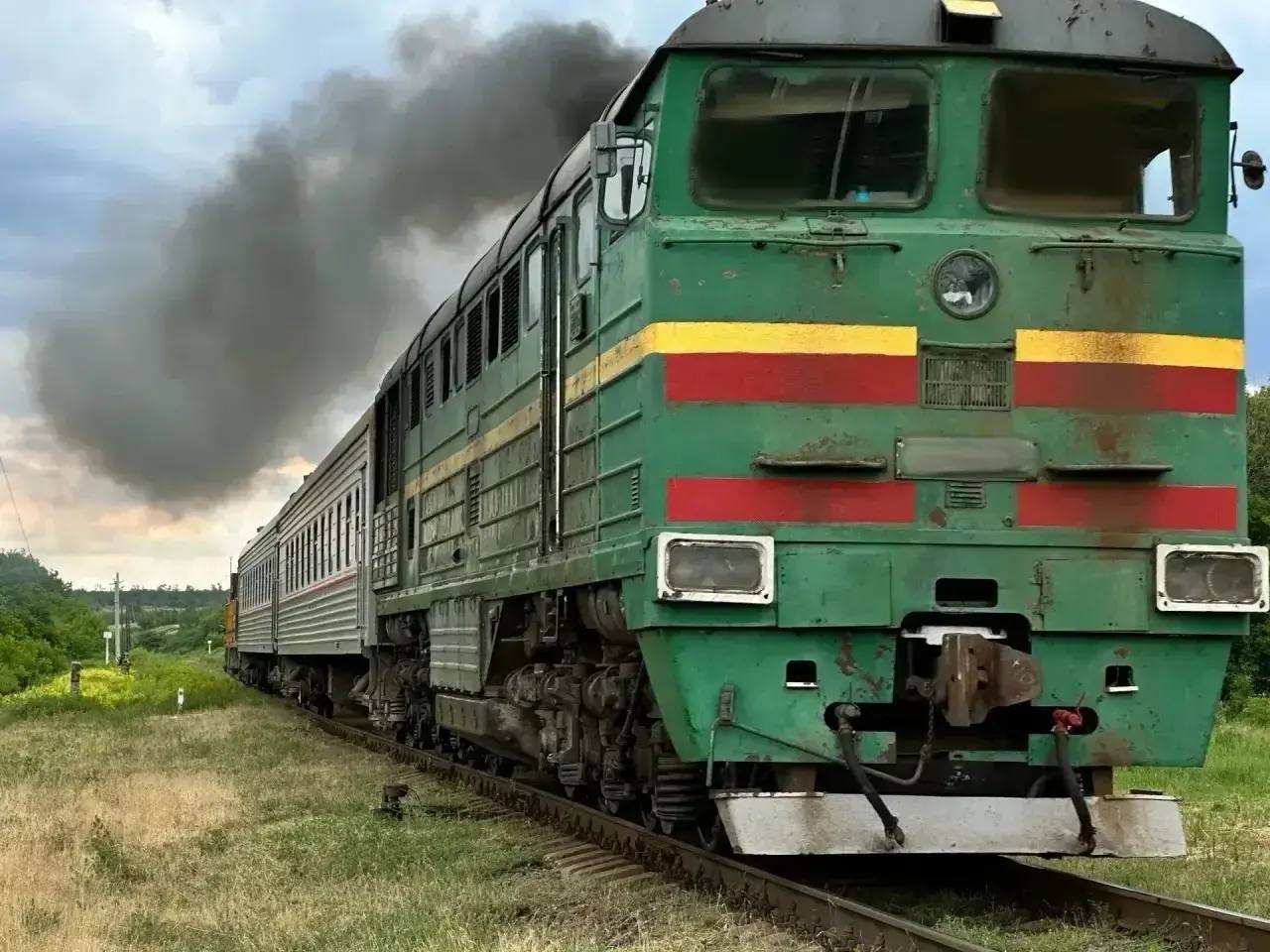 Біля Новоайдару безпілотник уразив потяг