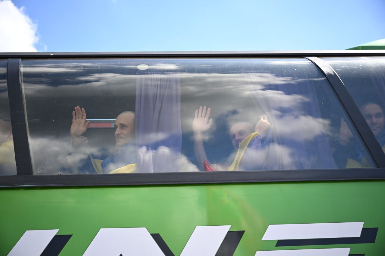 З російського полону повернулися 185 українських захисників та один цивільний