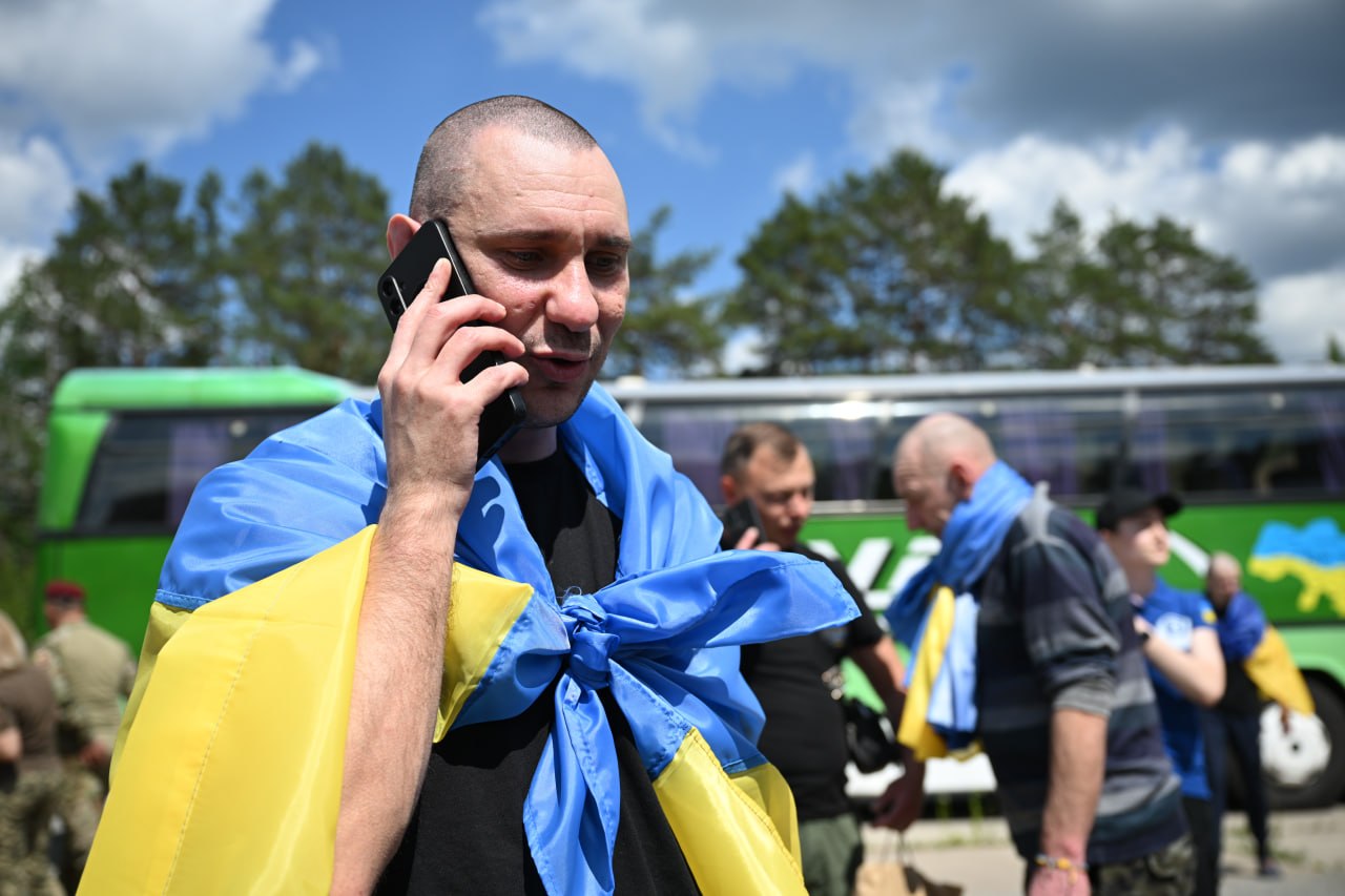 З російського полону повернулися 185 українських захисників та один цивільний