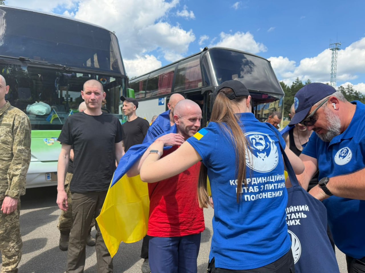 З російського полону повернулися 185 українських захисників та один цивільний
