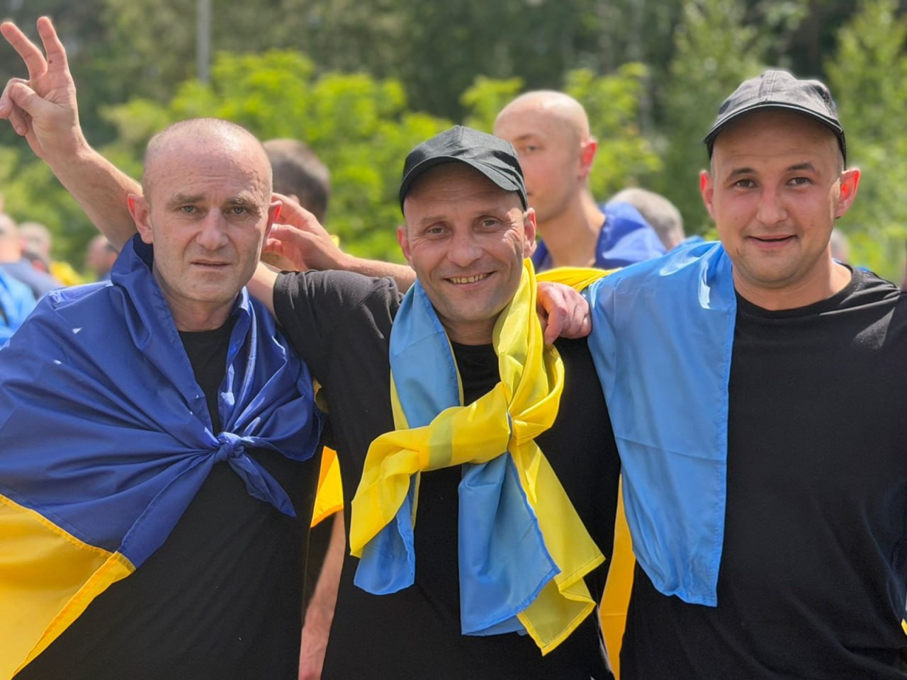 З російського полону повернулися 185 українських захисників та один цивільний