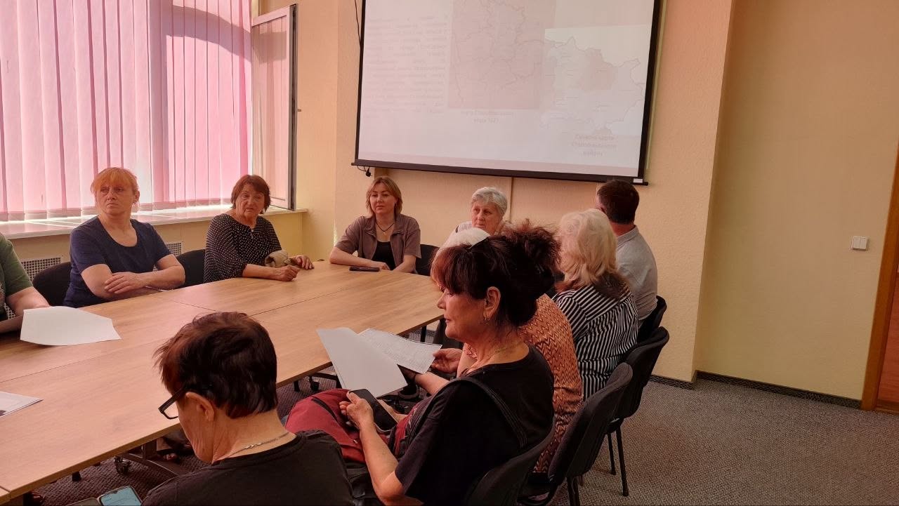 На Старобільщині презентували архівну колекцію документів за понад 200 років історії краю