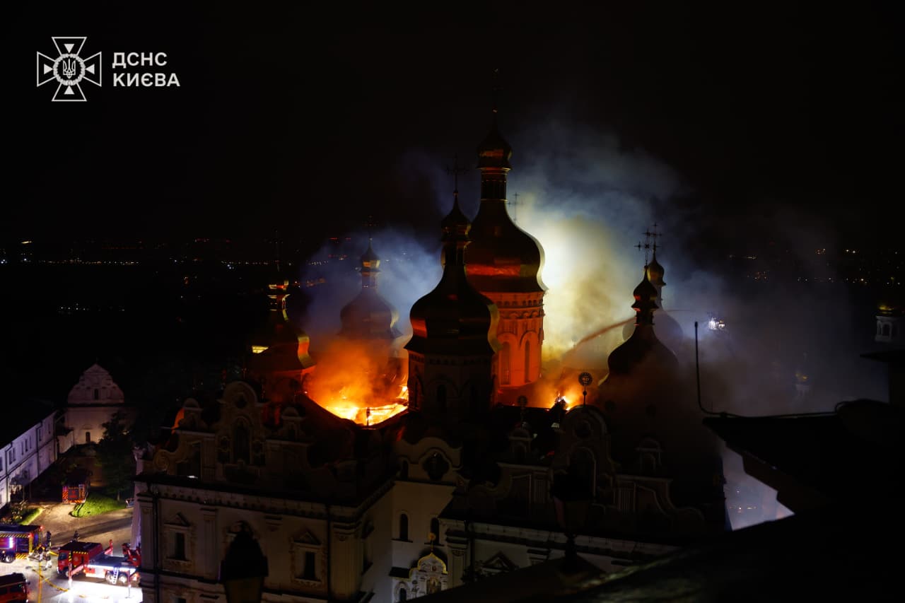 Нічна повітряна атака: пошкоджено Успенський собор Києво-Печерської лаври