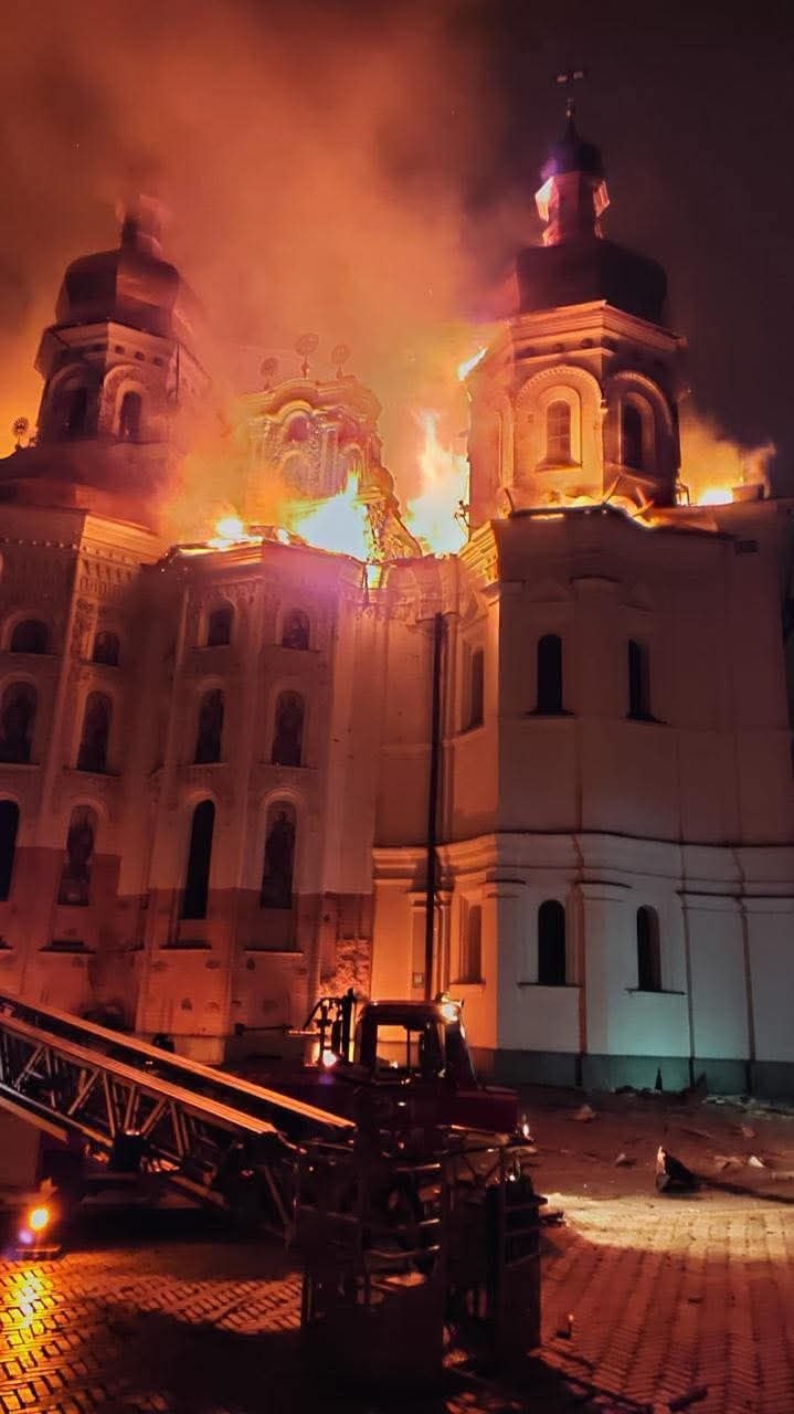 Нічна повітряна атака: пошкоджено Успенський собор Києво-Печерської лаври