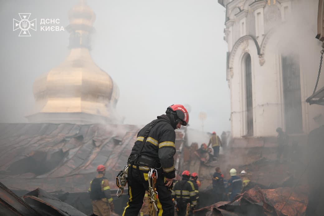 Нічна повітряна атака: пошкоджено Успенський собор Києво-Печерської лаври