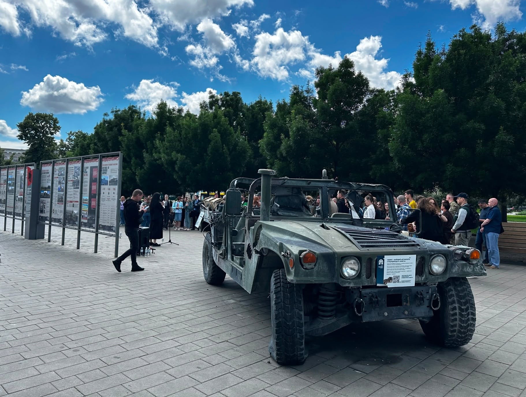 У Києві відкрили виставку до річниці оборони Луганського аеропорту