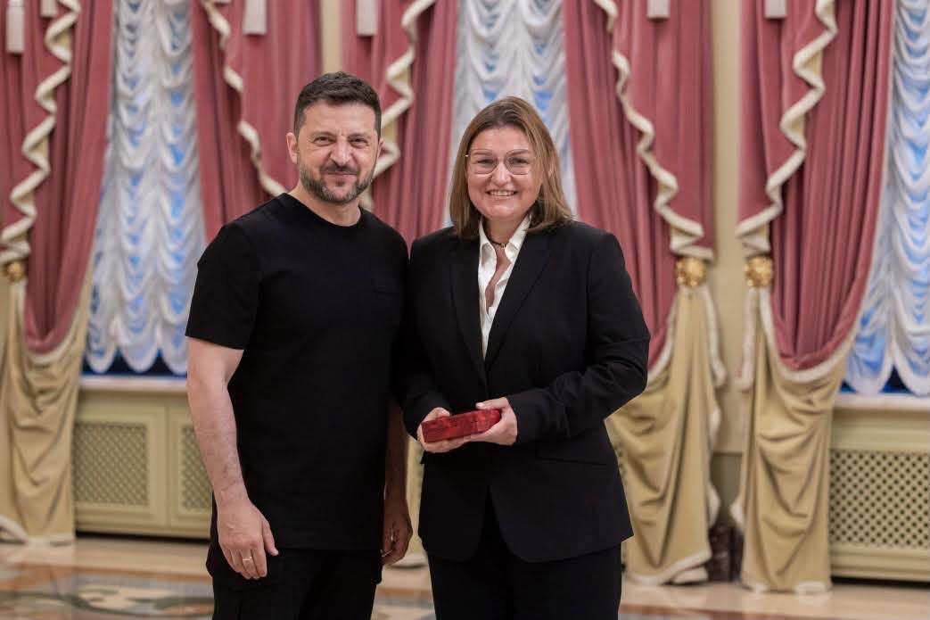 Керівниці Сіверськодонецької лікарні присвоїли звання «Заслужений лікар України»