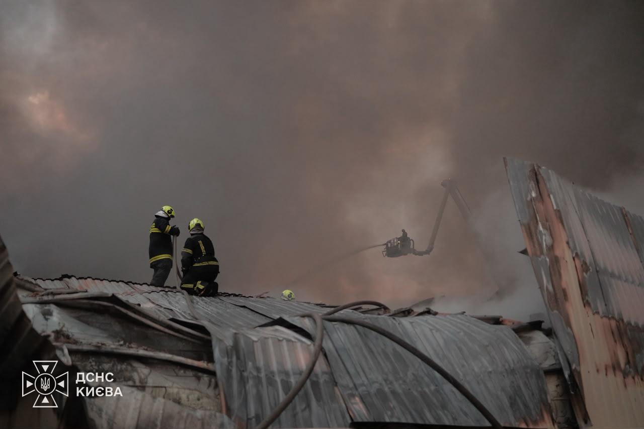 Під час нічної атаки на Київщині загинули 16 людей