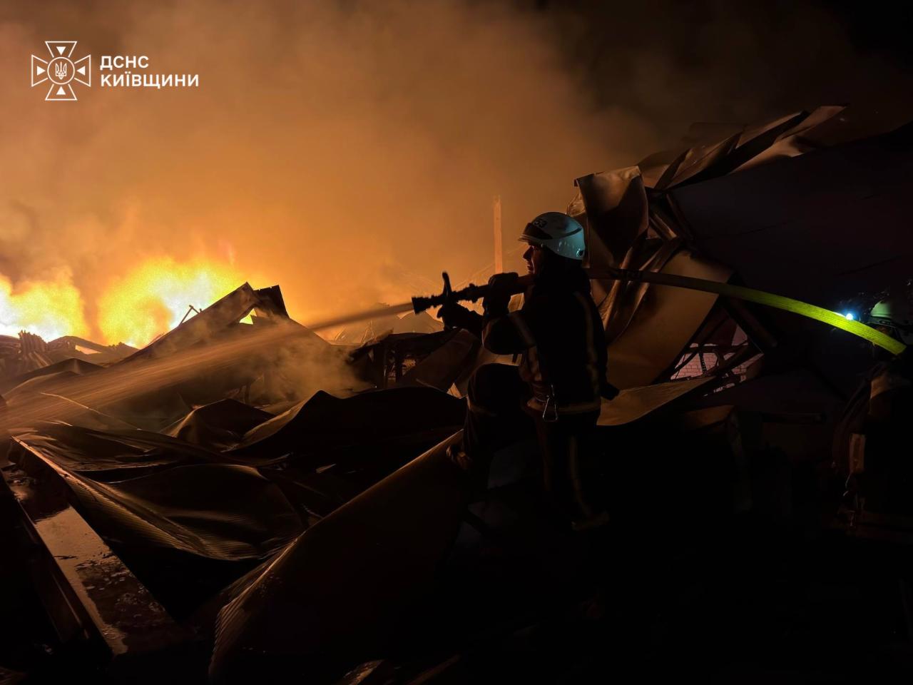 Під час нічної атаки на Київщині загинули 16 людей