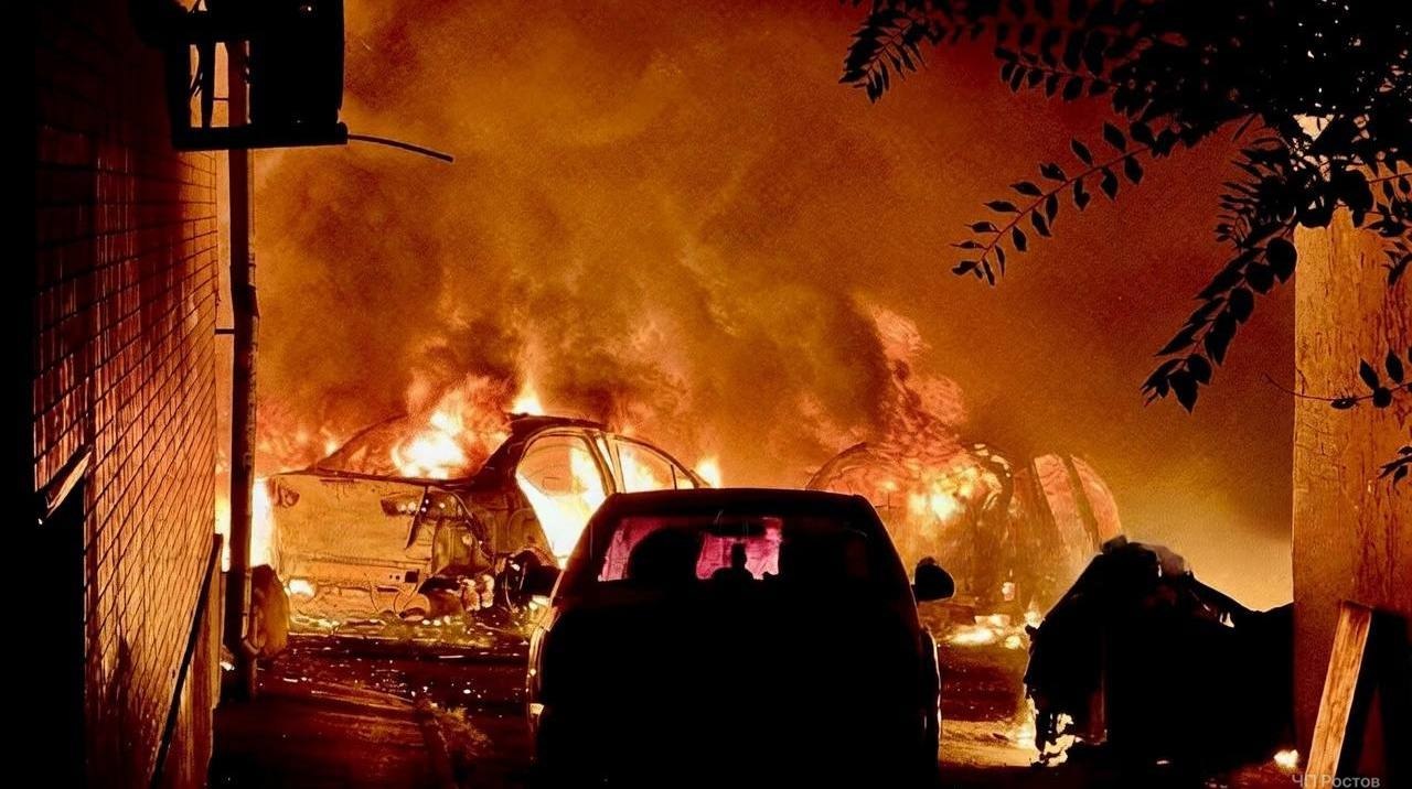 Чоловік у Ростові спалив АЗС та 21 автомобіль