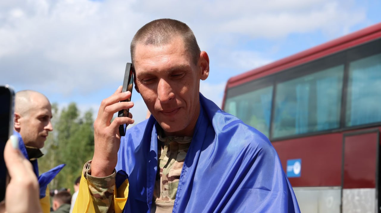 З російського полону повертаються 103 українські військові